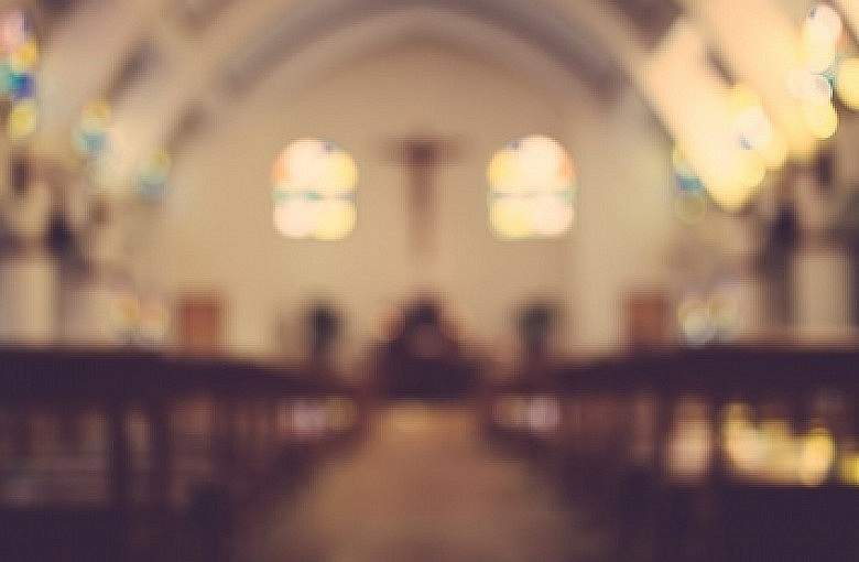 Abp Gądecki apeluje o stosowanie się do decyzji władz