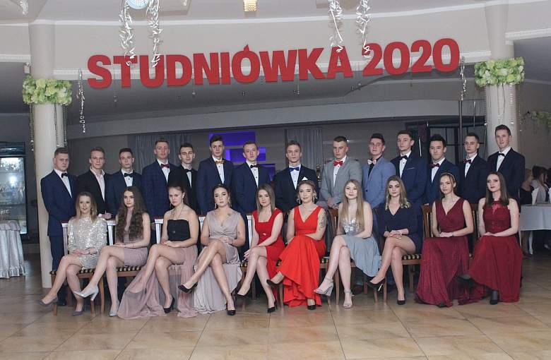 Sezon studniówkowy trwa