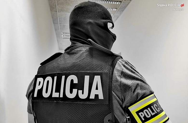 Poszukiwany listem gończym ukrył się w łóżku