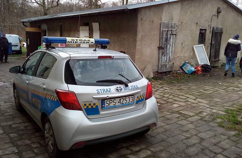 Straż Miejska i OPS udzielają wsparcia osobom bezdomnym