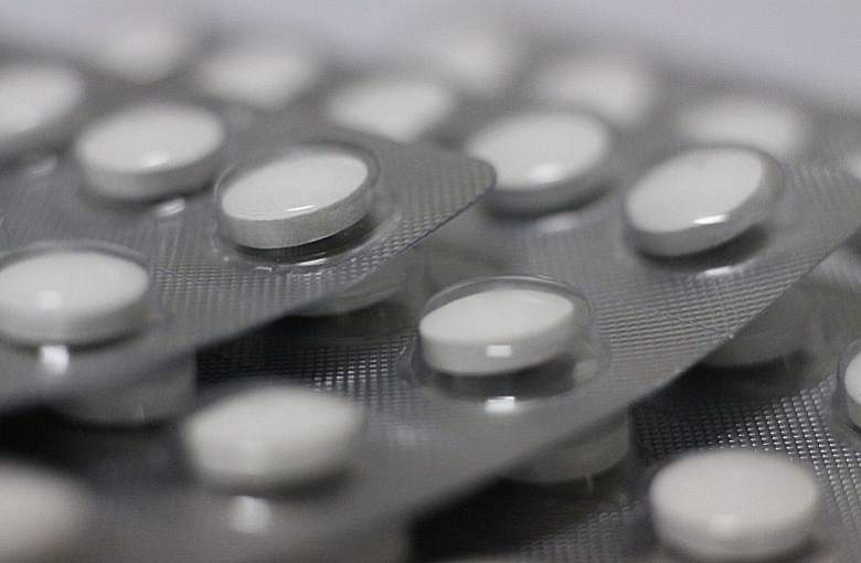 "Cudowny lek" na koronawirusa. Policja ostrzega