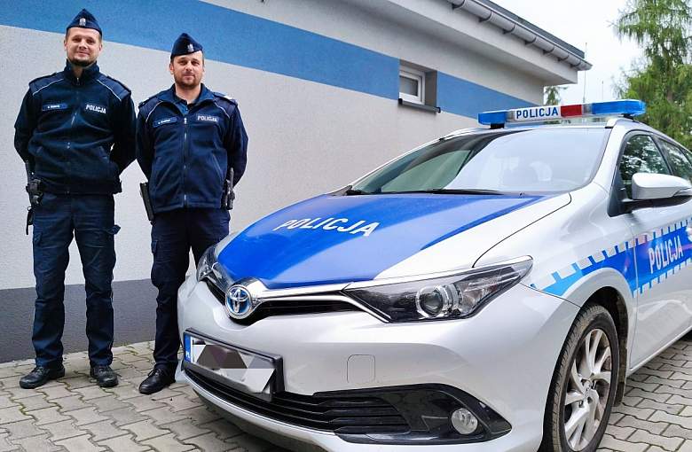 Pszczyńscy policjanci uratowali tonącego 55-latka