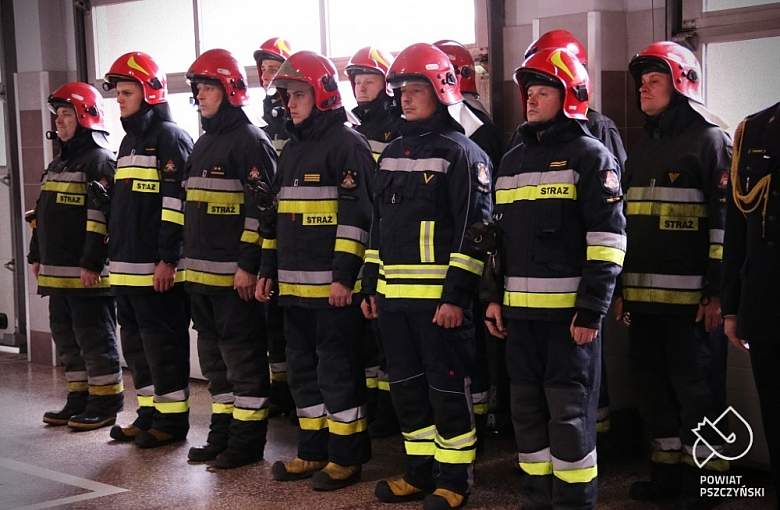 Powiat przekaże niemal 100 tys. zł na wsparcie służb mundurowych