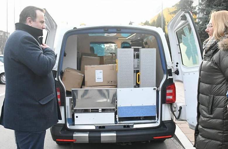 Osiem respiratorów trafiło do szpitala w Tychach