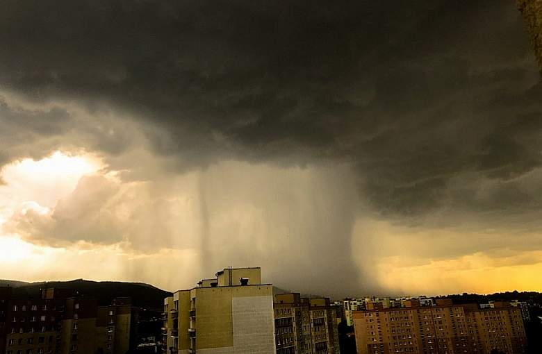 Intensywne opady deszczu. IMGW wydało ostrzeżenie dla Powiatu Pszczyńskiego