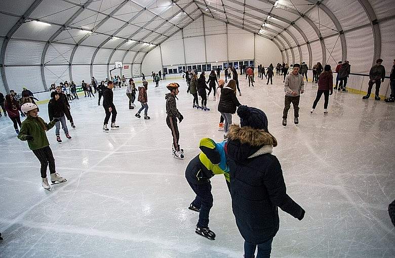 Walentynkowa dyskoteka na lodzie