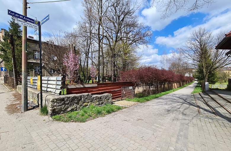 Pszczyna. Przejście pomiędzy ulicą Bramkową a Kopernika zamknięte