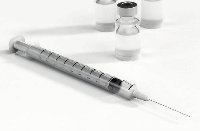 "Pewne propozycje" dotyczące benefitów dla osób, które zaszczepią się na koronawirusa