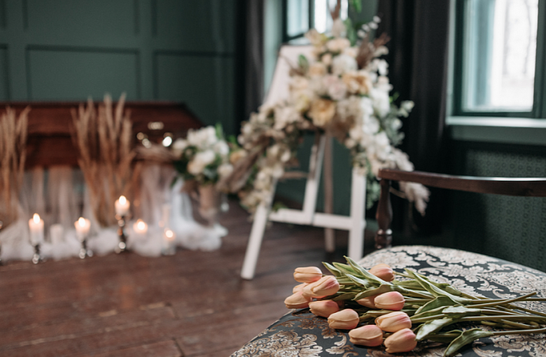 Kluczowe czynniki, na które warto zwrócić uwagę przy wyborze zakładu pogrzebowego