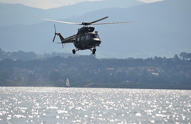 Wzmożony ruch kolumn pojazdów wojskowych oraz statków powietrznych