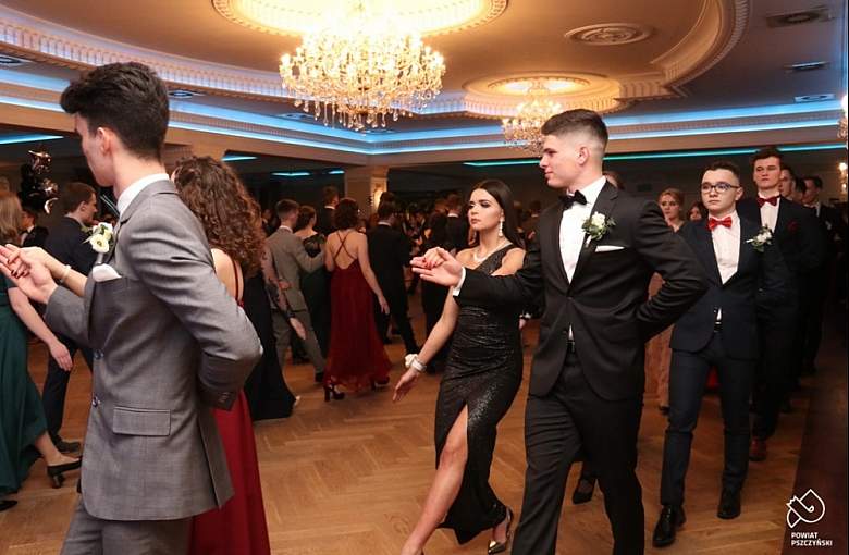 Studni&oacute;wka I&nbsp;LO Pszczyna. Powiat Pszczyński